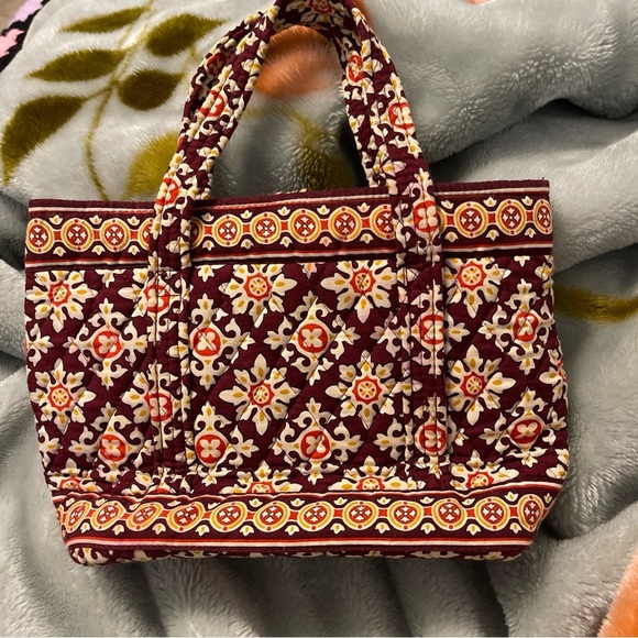 Vera Bradley burgundy medallion 2006 retired pattern small purse - Picture 2 of 11